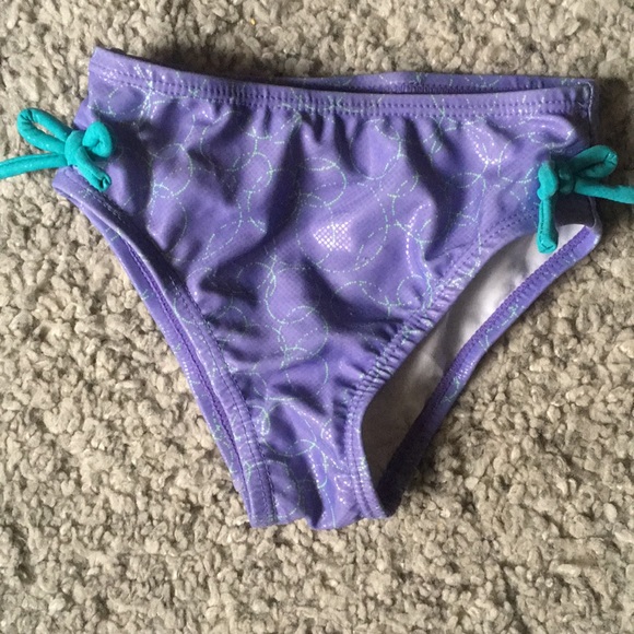 Two piece Little Mermaid swimsuit - Picture 2 of 6